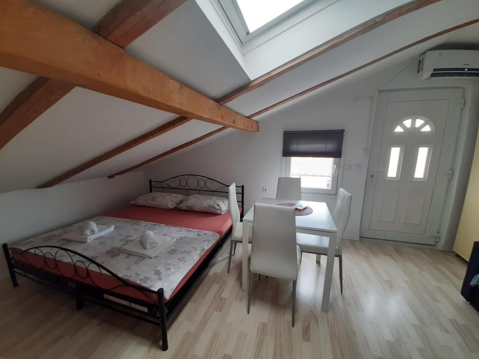 Apartment Ivana Krk Town Oda fotoğraf
